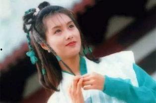 李一桐黄蓉表情包